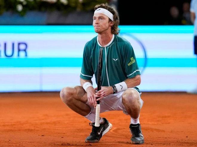 连追两球 连追两球