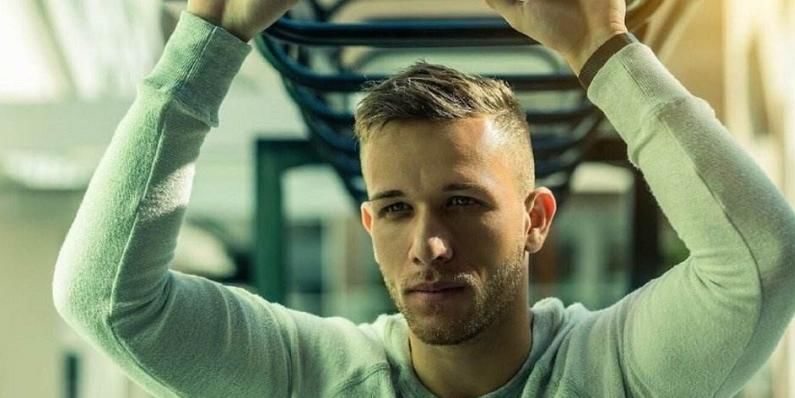 而是凸显湖 而是凸显湖